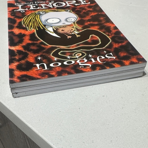 Lenore Comic Book Set - Picture 7 of 9